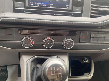 Car image 32