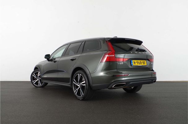 Volvo V60 Cross Country AWD Pro B5 185 kW image number 12