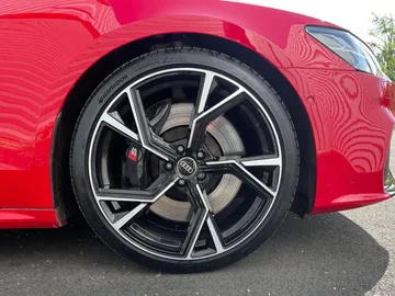 Car image 40