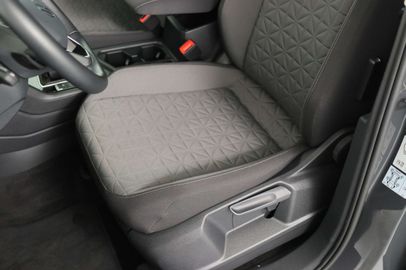 Car image 37