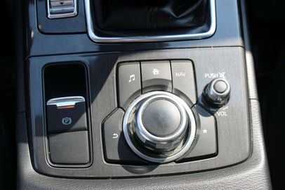 Car image 25