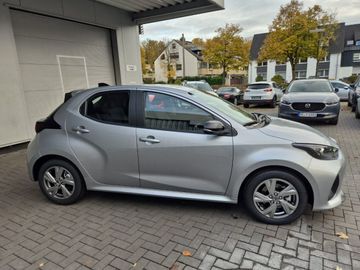 Car image 2