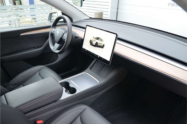 Tesla Model Y Performance AWD 341 kW image number 11