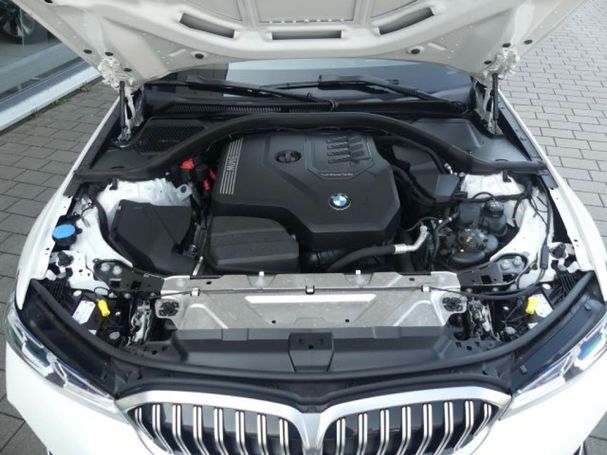 BMW 330i Touring M 180 kW image number 6