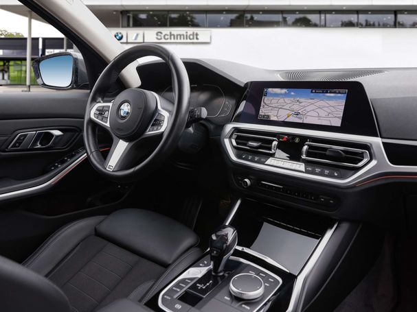 BMW 330 e Touring Sport Line 215 kW image number 3