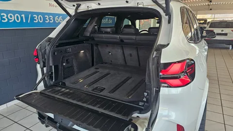 Car image 40