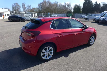 Car image 4
