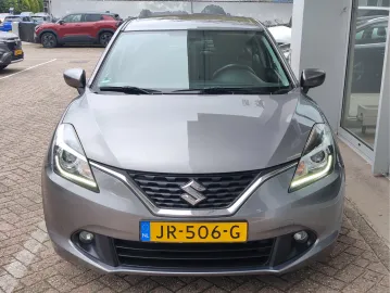 Car image 3
