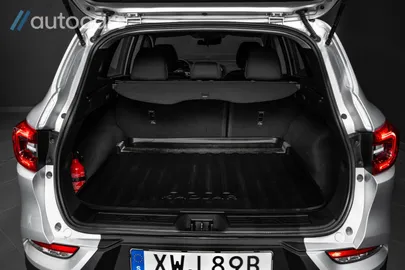 Car image 27