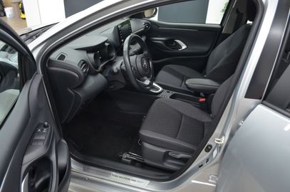 Car image 14