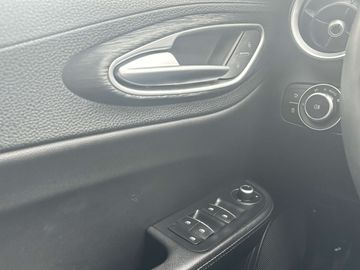 Car image 28