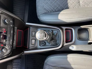 Car image 26