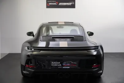 Car image 32