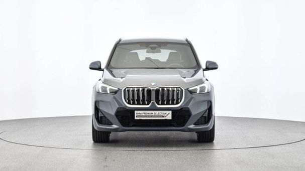 BMW iX1 xDrive30 200 kW image number 8