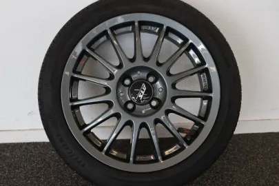 Car image 29