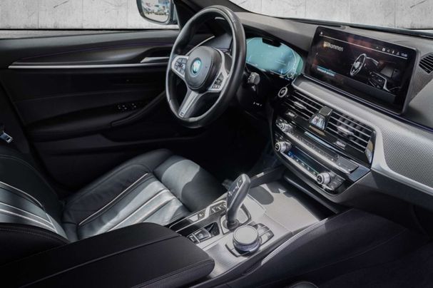 BMW 530 e 215 kW image number 14