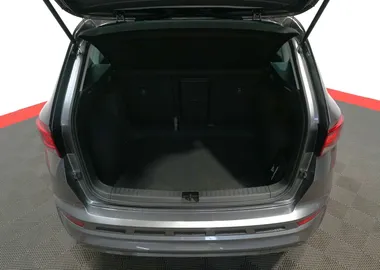 Car image 32