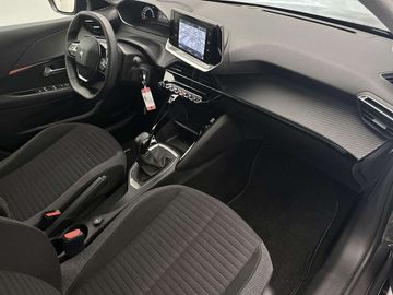 Car image 13