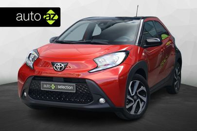 Car image 2