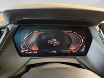 Car image 27
