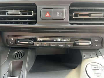 Car image 36