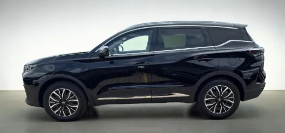 Car image 18