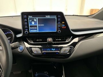 Car image 12