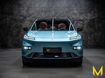 Car image 3