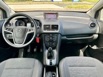 Car image 15