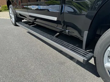 Car image 40