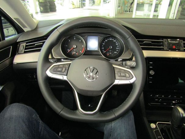 Volkswagen Passat Variant 2.0 TDI Elegance DSG 110 kW image number 10