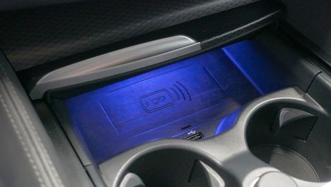 Car image 26