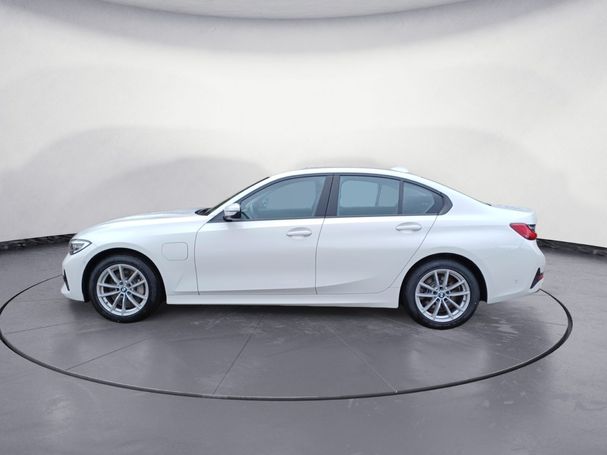 BMW 330 Advantage 185 kW image number 3