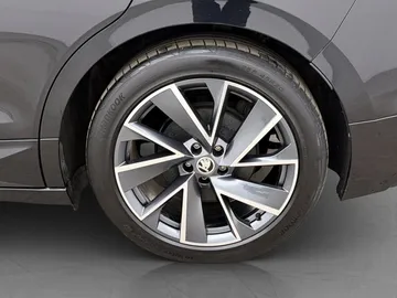 Car image 38