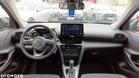 Car image 15