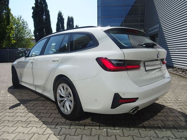 BMW 318i Touring Advantage 115 kW image number 4