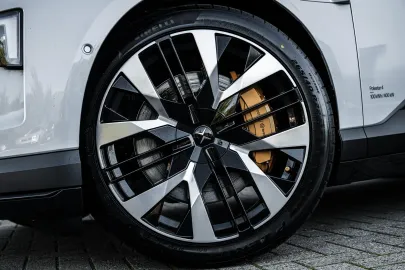 Car image 40
