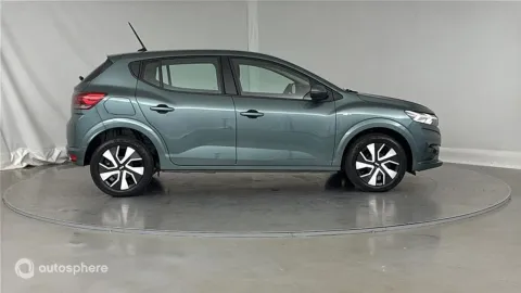 Car image 4