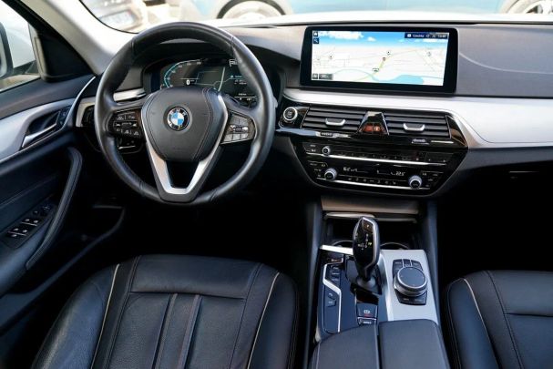 BMW 530d Touring xDrive 210 kW image number 25