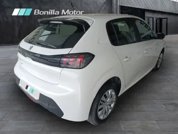 Car image 19