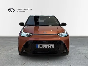 Car image 2