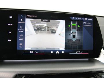 Car image 25