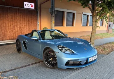 Car image 5