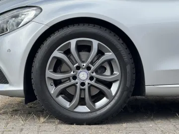 Car image 35