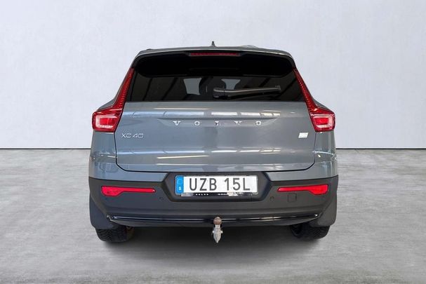 Volvo XC40 Recharge T4 Plus Dark 157 kW image number 3