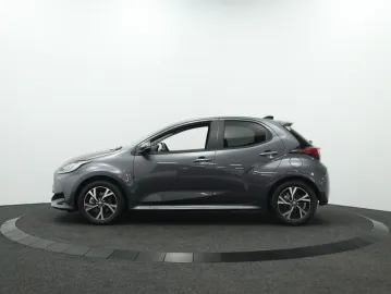 Car image 5