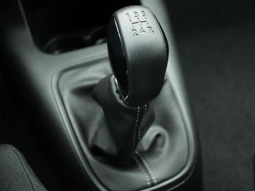 Car image 24