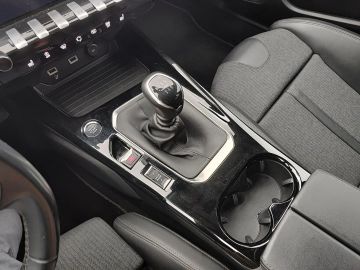 Car image 31