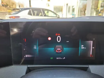 Car image 28
