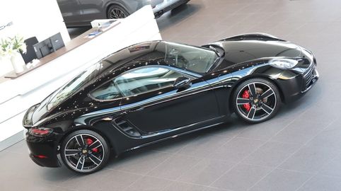 Car image 5